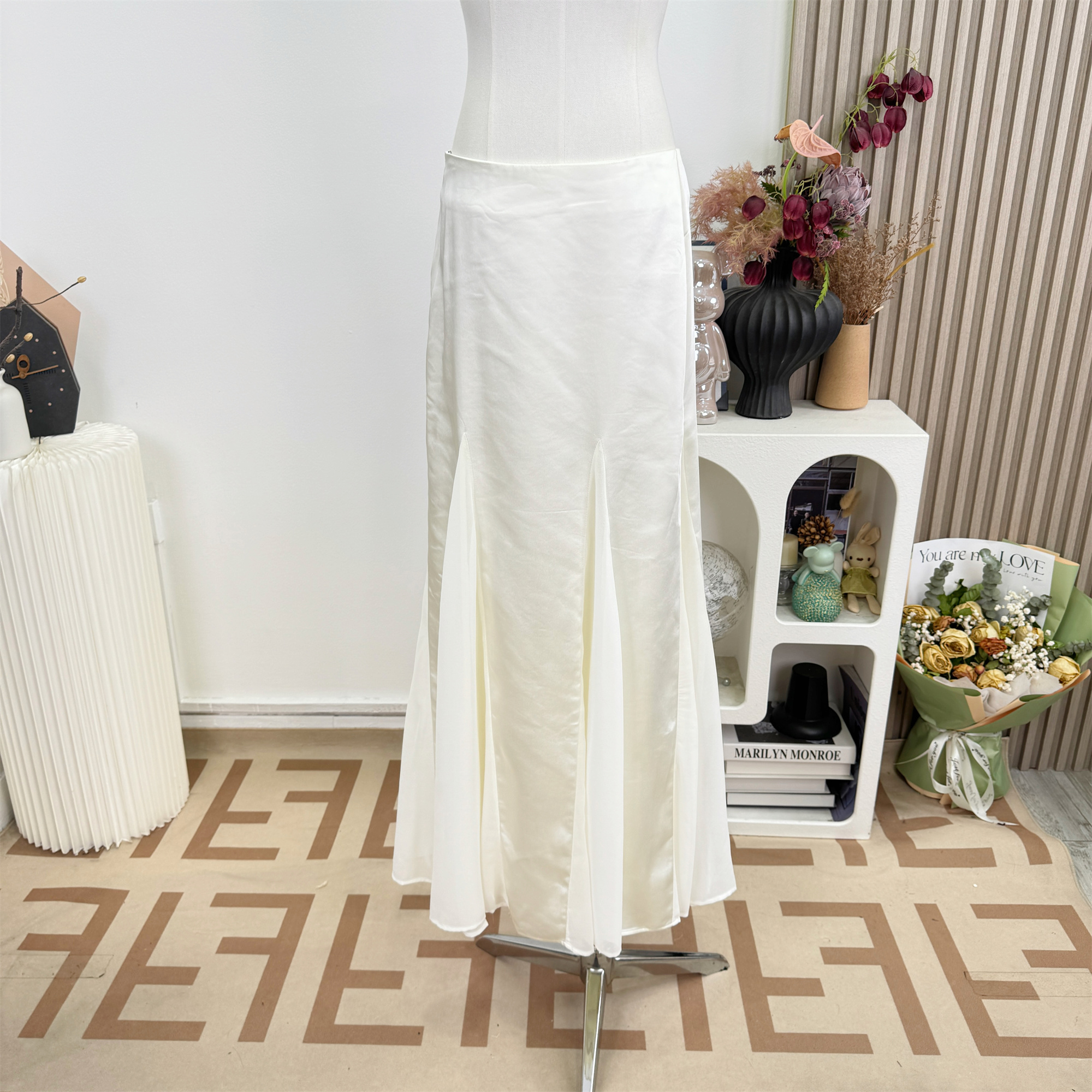 lattitude-yang-xiaolu-french-high-end-multi-panel-spliced-long-skirt-flowy-chiffon-skirt_4 Lattitude Yang Xiaolu French High-End Multi-Panel Spliced Long Skirt Flowy Chiffon Skirt