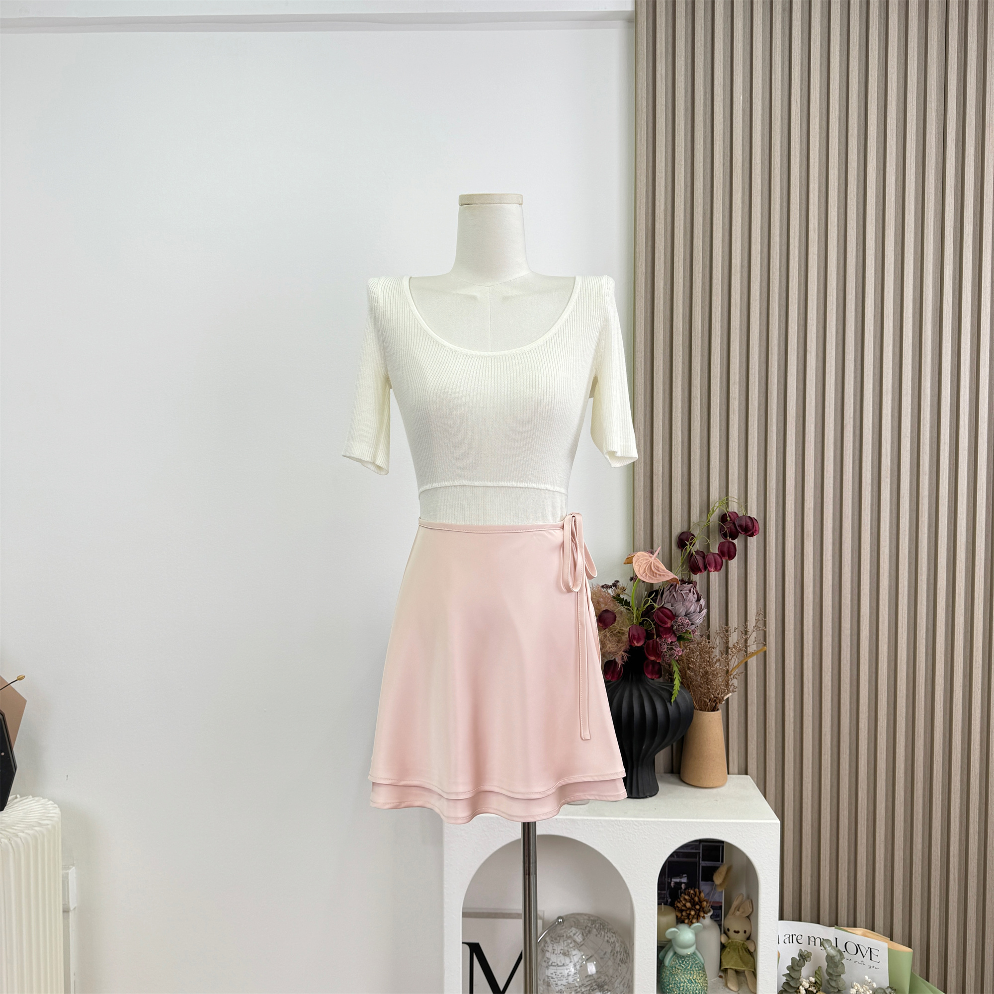 light-pink-a-line-midi-skirt-with-double-layer-hem_1 Light Pink A-Line Midi Skirt with Double-Layer Hem