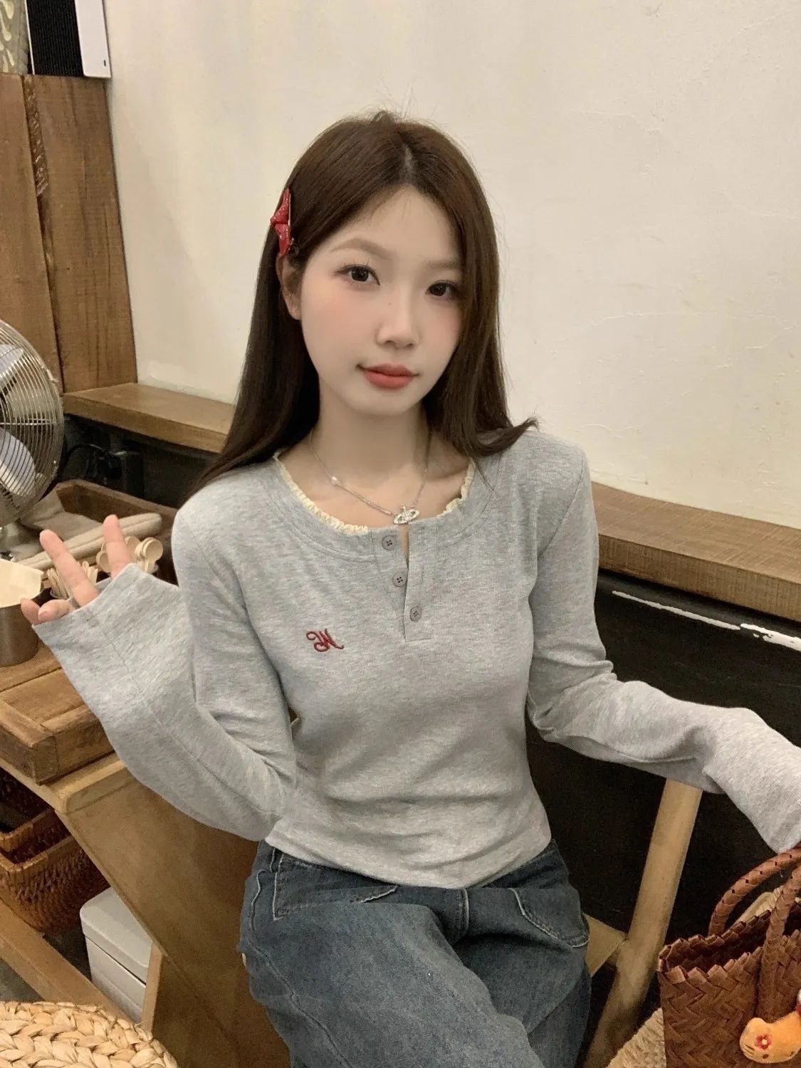 Sweet Lace Round Neck Long Sleeve T-Shirt Women Gray Base Layer Slim Fit Inner Top Early Autumn New
