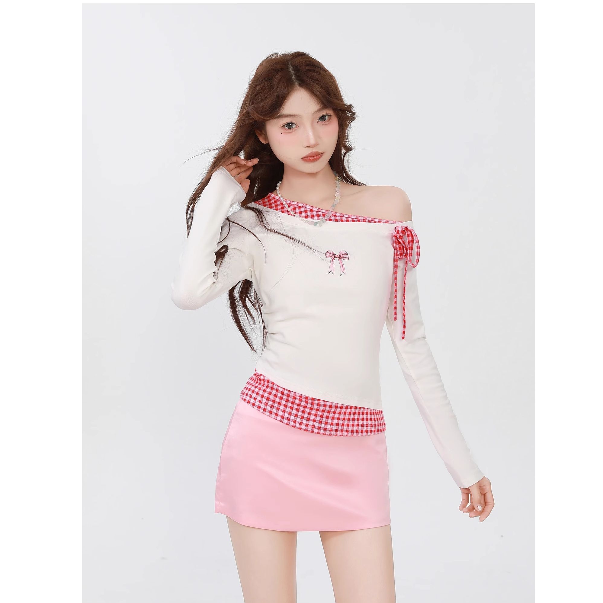 white-red-plaid-long-sleeve-t-shirt-women-summer-2025-new-design-top-commuter-style White Red Plaid Long Sleeve T-Shirt Women Summer 2025 New Design Top Commuter Style