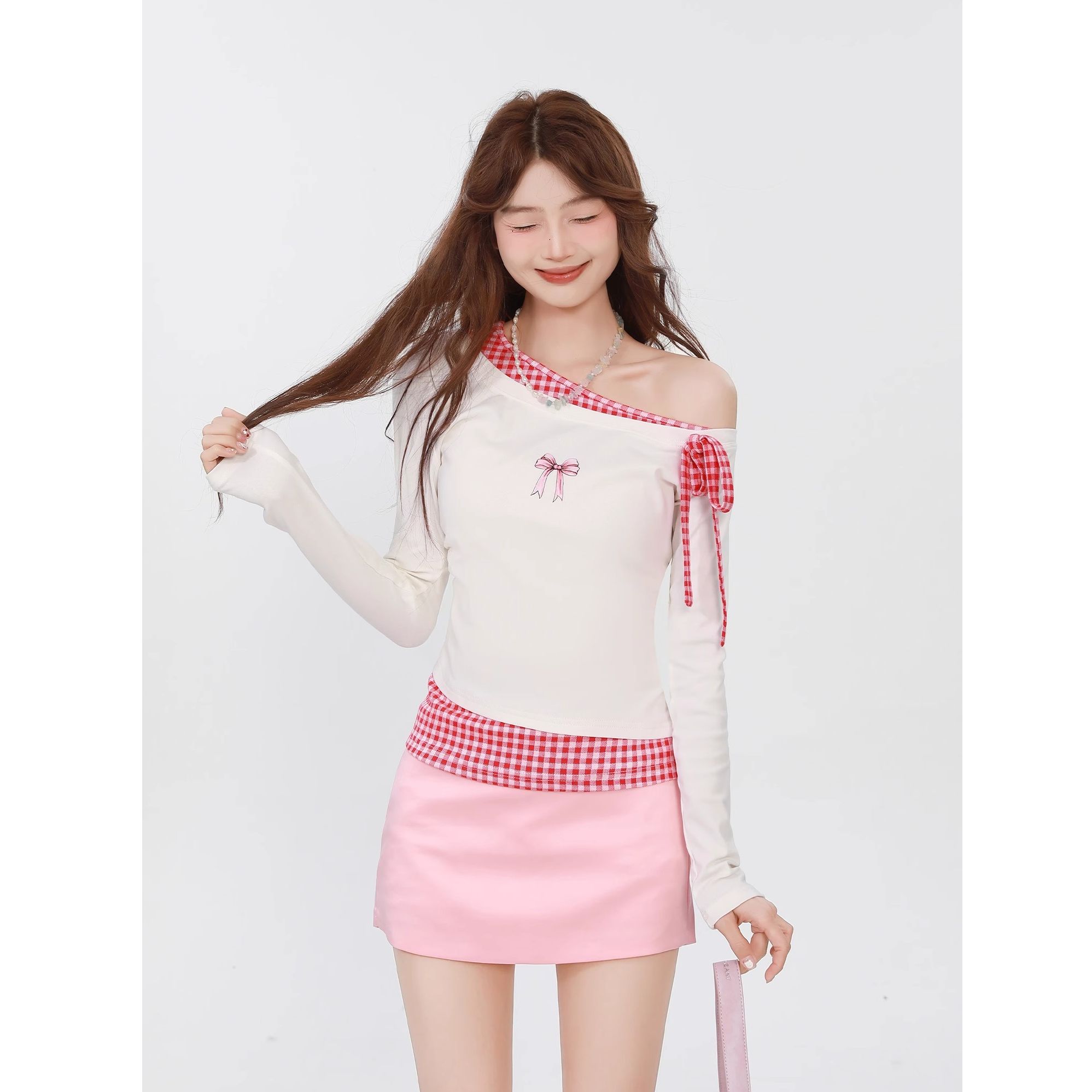 white-red-plaid-long-sleeve-t-shirt-women-summer-2025-new-design-top-commuter-style_1 White Red Plaid Long Sleeve T-Shirt Women Summer 2025 New Design Top Commuter Style
