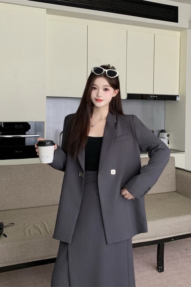 womens-british-style-two-piece-suit-set-with-long-sleeve-jacket-and-split-skirt_4 Women's British Style Two-Piece Suit Set with Long Sleeve Jacket and Split Skirt